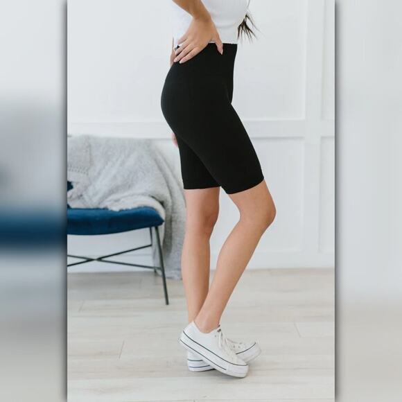 ♥ 668 ♥ (OS) Hold Me Tight High-Waisted Compression Black Biker Shorts - Picture 4 of 11